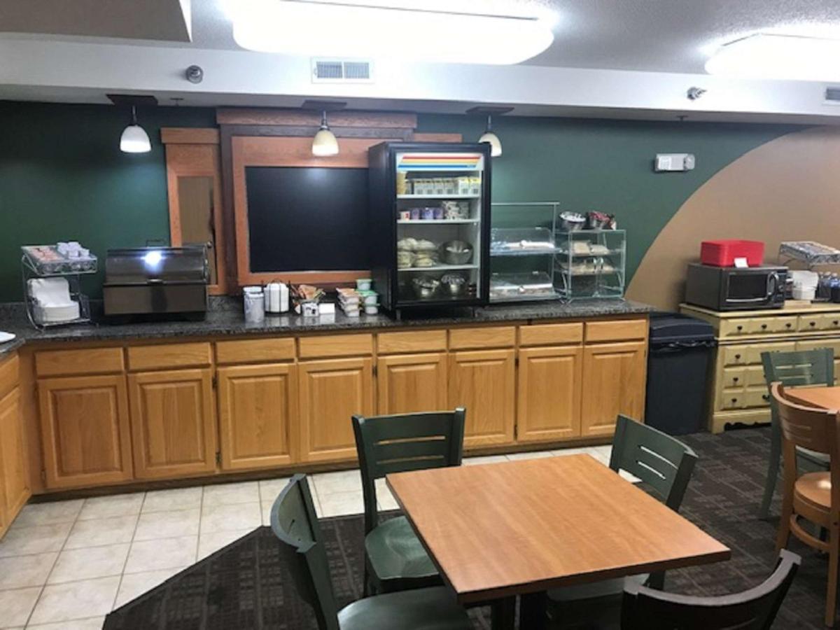Surestay Plus Hotel By Best Western Litchfield Extérieur photo
