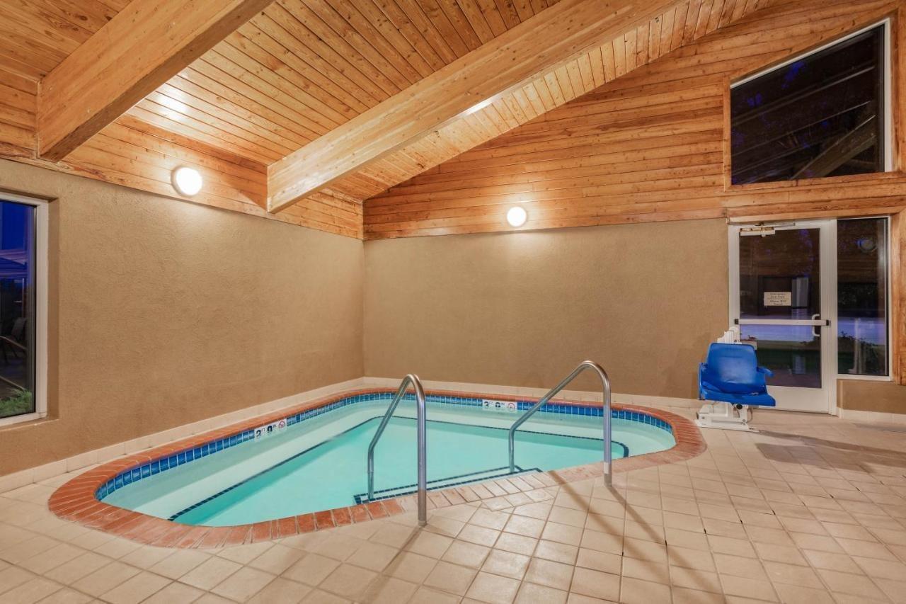 Surestay Plus Hotel By Best Western Litchfield Extérieur photo